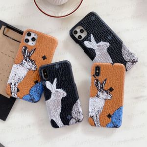 Classic Rabbit M Print Phone Case for iPhone 15 14 13 12 Mini 11 Pro Max X Xs Xr 8 7 Plus Leather Skin Back Shell Bumper Animal Paint Cover iPhone14pro