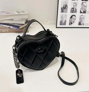 Tasarımcı çantaları kadın çanta omuz çantaları tote çanta bayan totes moda sırt çantası eski çiçek aşk kutusu kadın çanta logosu sevimli kalp şerit crossbody çanta