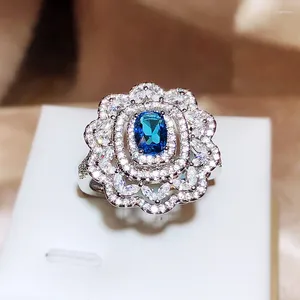 Cluster Rings Classic Sunflower Design Blue Cubic Zirconia Ring for Ladies Gorgeous Wedding With Justerable Smycken årsdagar