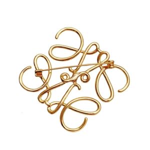 Loeweesjewelry Designer Brooch أعلى جودة هندسية جوفاء مربع بروش نسائي الملحقات عالية الجودة