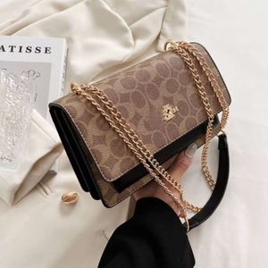 Högkvalitativ fashionabla kvinnors handväska 2024 Ny kedja Crossbody Multi -fack Square Bag Style ryggsäck