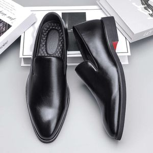 Mocassini casual da uomo in pelle slip-on formali da lavoro Abito da sposa nero Scarpe da ufficio a punta Oxford alla moda