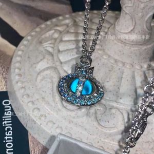 디자이너 보석 Vivienne High 버전 Western Empress Dowager Full Diamond Threedimensional Orb Medium Red Blue Gradient Necklace Light Fashion Nic