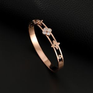 Designer Clover Bangle Brand Armband för kvinnor 18K Guldpläterad full kristall fyra blad söt klöver blomma manschett valentin parti gåva smycken