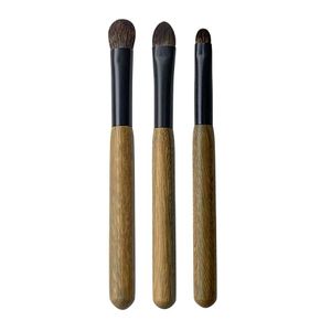 Brushes Professional Handmade Makeup Brushes 1PC Soft Squirrel Goat Hair Eye Shadow Blending Brush Green Sandalwood Handle Make Up Brush