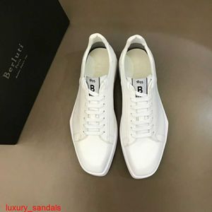 Läder sneaker berluti casual skor berluti räknar nya minimalistiska herrskor stellar kalv läder sneakers geometriska skulpturella låga toppskor för män hblv