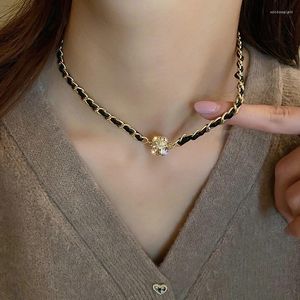 Pendant Necklaces Leather Winding Chain Rhinestone-Encrusted Magnetic Necklace European And American Ins Clavicle Online Influencer