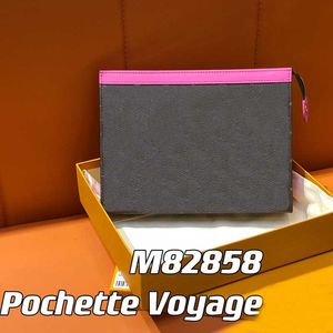 M82855 Designer Clutch Bag Men Women Wallet Top Quality Cosmetic Bag Business Travel Wallet Pochette Voyage Totes Satchel Envelope Bag Handbag M61692 N41696