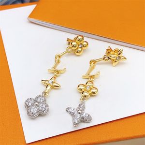 Designerohrringe Start Mode Blumenohrringe Schmuck für Frauen Kristallbuchstaben Ohrring Luxus Mens Damen Luxus klassische Ohrohrschweiß