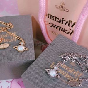 디자이너 보석 Vivienne High Edition Empress Dowager Saturn Opal Stone Necklace Pin Pearl Collar Chain Fashion High Grade Small Group Jewelry