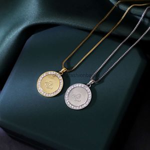 Designers Jewels Vivienne Empress Dowager Saturn Necklace Women's Round Card Coin Pendant Personligt guldmynt