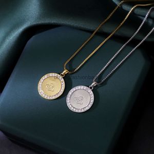 Gioielli di design Vivienne Empress Dowager Collana Saturno Ciondolo con moneta in carta rotonda da donna Moneta in oro personalizzata Folla Catena con clavicola