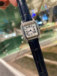 Moda Kadın İzler Kuvars İzler Gümüş Altın Elbise İzle 27x37mm Safir Cam Deri Kayış Montre De De Luxe Tasarımcı Saat