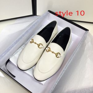 Formalne sukienki Designer Buty damskie 100% metalowa klamra Listu Lett Flat But Mules Men Men Drust Lazy Lazy Mejczyczy Rozmiar 35-42-43-45 Oryginalna skórzana podeszwa 417