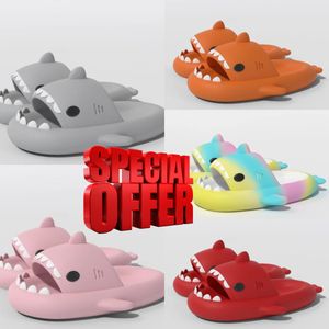 Designer Sandaler Mens Womens Fashion Beach Indoor Hotel Sports Slides tofflor Sneakers Storlek 35-45