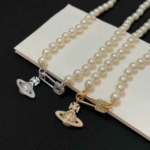 2024 Designer Xitai Queenjewellery Anhänger Halsketten Königin Mutter Pins Saturn Perlenkette Weibliche Mode Persönlichkeit Ouyang Nana Gleiche Tiktok Kragenkette