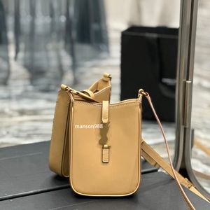 Ayna Kalitesi Tasarımcı Crossbody Bag 10a Premium Kaliteli Cep Telefon Çantası Metal Logo ile Basit Şekil Çok şık omuz çantası Kadın Cüzdan