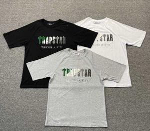 Motion Design Spring Trapstar Tshirt Men Green White Brodery Kort ärmskjorta Comfort Cotton Ess