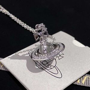 디자이너 Jewels Vivienne Empress Dowager XI의 새로운 싱글 레이어 풀 다이아몬드 행성 목걸이 중간 층이있는 중립 스타일과 기질