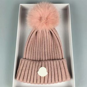 Erkek Tasarımcı Beanie Hat Kadın Tasarım Örme Şapkalar Bahar Kış Severleri Luxurys Klasik Mektup Dome Dome Fashions Sokak Şapkaları Atin Line Beaniees