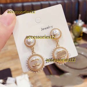 Stud Fashion Luxury Large Pearl Stud Earrings Designer Letter Pendant Earring For Women High Quality Jewelry Accessory Gifts Silver Needle 2024 earrings jewelry