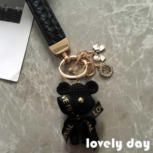 Key Rings Original small fragrance style key chain bow car leather key chain pendant bag U disk handmade delicate ins pendant woman J240108