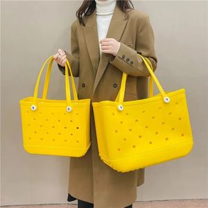 Women Designer Eva Bogg Bag Beach Bags Luxury Summer Hole Tote Large Shopping Fashion Plastic Basket Lady Storage Washable Beach Silicone Bog Purse Eco Jelly Candy