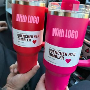 US STOCK 40 onças Quencher Tumblers Pink Cosmo Target Red Parada Flamingo Copos de presente do Dia dos Namorados com alça de silicone Tampa de palha Canecas de carro de 2ª geração Flamingo rosa