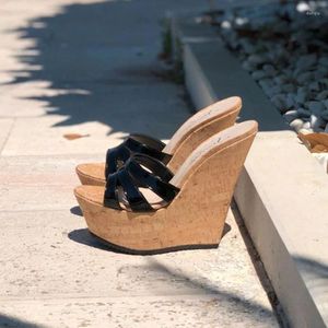 Sandálias plataforma de madeira cunha preto patente couro tiras abertas dedo do pé casual sapatos de verão oco saltos cunha clube vestido