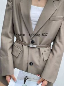 Designer-Damen-Vintage-Match, einfach mit Rock, Kleid, Anzughose aus echtem Leder, versteckter Taillengürtel, Feststellschnalle, enge Gürtel mit Box, 10a-Qualität