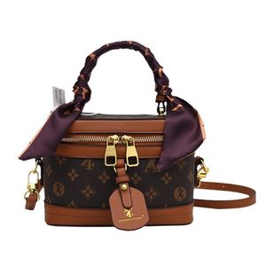2024 neue hochwertige Handtasche Damenmode Boxtasche mit einer einzigen Schulter-Hand-Umhängetasche Make-up-Tasche Mode 023