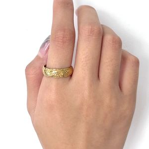 Frauenringe Französisch Nischendesign übertrieben Vintage geschnitzte Texturring Ring Titanstahl Gold Europäische und amerikanische Mode Männer und