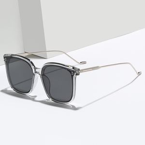 Tasarım GM Güneş Gözlüğü Kadınlar 2024 Moda Ins Retro güneş gözlüğü trend tam çerçeve erkekler açık hava karşıtı dış gözlükler UV400