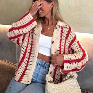 女性用セーター冬のかぎ針編み特大のカーディガンストライプ秋かわいいレトロセーターニット長い美しい赤
