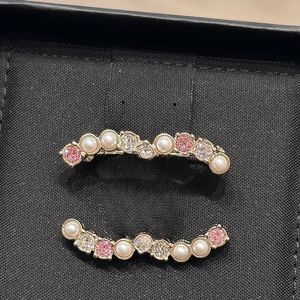 Designer For Woman Letter Brooch High Version Rhinestone Letter Drop Diamond Skin Chain Pearl Brooch Fashion Pin Accessories
