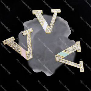 Half Diamond Candy Color Brooches Designer Gold Rhinestone Pins Letter Steel Seal Brooch Shirt Coat Collar Decoration Jewelry Accessories