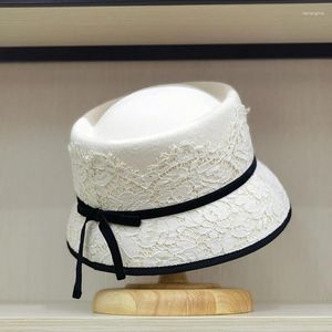 Berretti francesi vintage eleganti concavi in pizzo cappello in feltro di lana moda donna bacino del vento pescatore