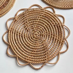 Macrame Placemats手作りのRattan Woven Boho Coaster Modern Farmhouse Fringe for Dining Table Kitchen Wedding Decor 240108