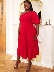 Платья больших размеров Красное плиссированное платье Женское Лето на одно плечо с короткими рукавами-фонариками Трапециевидной формы и расклешенной повседневной танцевальной одеждой для вечеринок