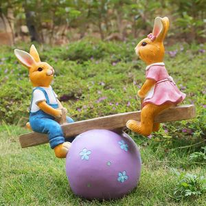 Garden Cute Cartoon Cheesaw Rabbit Desin rzemiosła Outdoor Villa Figurines Decoration Park Courtyard Lawn Ozdoby rzeźby 240108