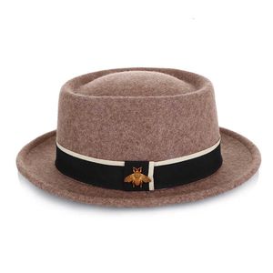 Designer Ball Caps Hat Autumn and Winter Ladies Pure Wool Korean Jazz Hat Fashion Bee Accessories Top Hat Traditionell Craft Felt Hat XSXM