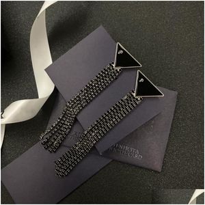 Stud Women Fashion Märke svarta örhängen Triangel Long Tassel Chain Dangle Drop Ear Studs har frimärken Erardrop för Lady Luxury Designer Dhlin