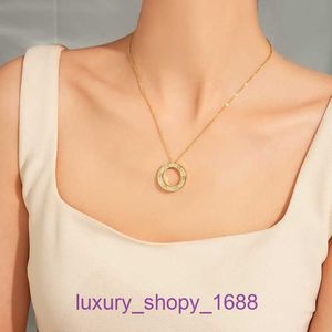 Bildäcks halsband för kvinnor och män online -butik Big Cake Womens Full Sky Star Small Design Light Luxury Round Pendant Free Persona With Original Box Pan