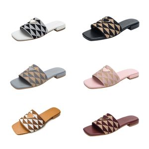 Frauen Designer bestickte Rutschen Sandalen Flachsrutschen schwarzes Bräune Dreieck Jacquard flache Sandalen Schwarz Beige Flip Flops Sommer Outdoor-Schuhe 36-42