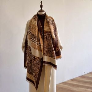 Exquisiter Zebra-Schwarz-Weiß-Damen-Winter-Korean-Mode-Vielseitiger Schal mit Tigerfell-Muster, lässiger Schal für Wärme