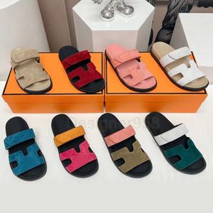 Chinelos de praia de luxo sandálias designer verão camurça couro gancho loop clássico sapatos planos moda casual sandles chinelo