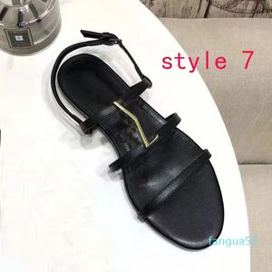 Summer Beach Sandal Designer Shoes Roman Lady Sandals Fashion Läder Lamer Flat Shoe Loafers Metal Button Sexig Bankettkvinnor Storlek 35-41