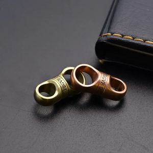 Luxury Copper Capsule Keyring 360 ° Rotation Nyckelring Fäst EDC Car Key Chain Connection Buckle Vintage KeyChain Accessories 240109