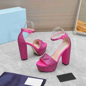 Bekannte Designer 2024 Mode Prady Sandalen Damen leichte rutschfeste Plateau-High Heels zeigen voller Drill-Trend