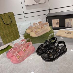 10a designer kvinnor sandaler kristaller svart mesh sandaler läder chunky sula plattform tofflor quiltade kardborrband glider toffel sommarstrand sandal storlek 35-40